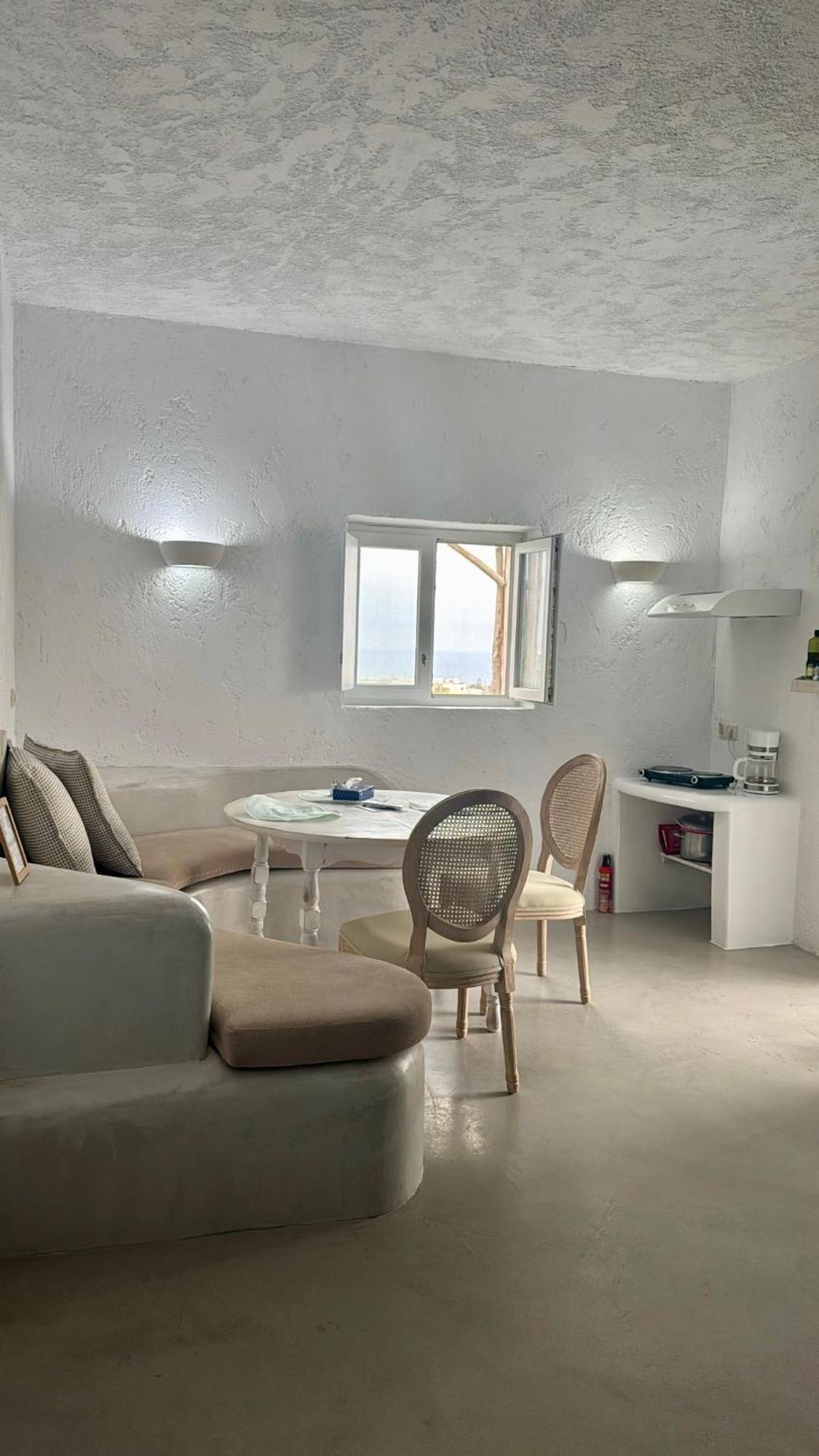 Sakas Residences Karterádos Eksteriør billede